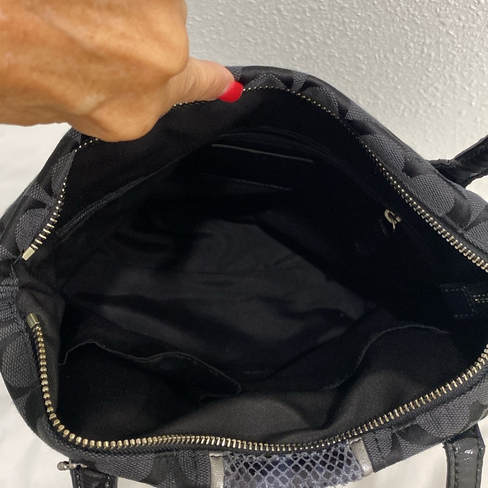 Coach Signature Python Handbag / Tote/ purse - Picture 13 of 15